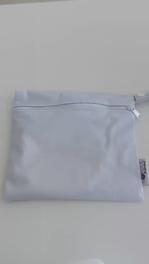 Load video: NooraBamboo – Reusable Bamboo Nursing Pads - 2 pairs